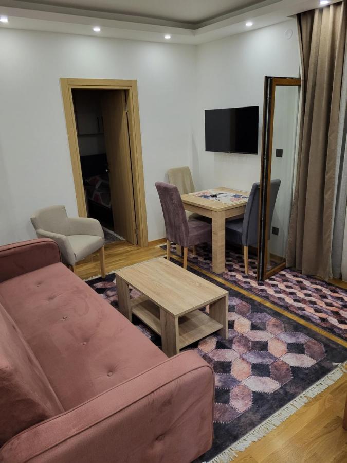 Lux Apartmani Bajova Cetinje Exterior foto